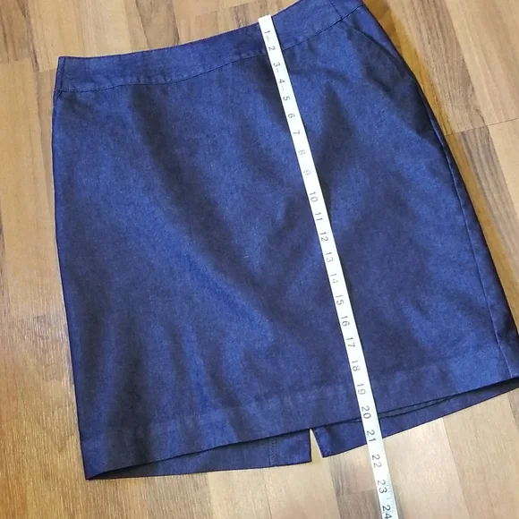 3/$15 or 5/$25 Dark Navy Blue Career Pencil Skirt, Size 8 - Picture 4 of 8